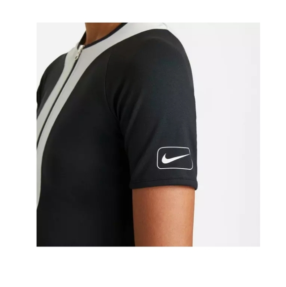 🆕Nike | Sportswear Street Top Spell out Cropped Top in Black & White Size XL - Picture 5 of 6